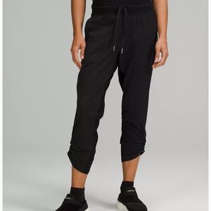 Lululemon dance studio pants cropped size 4